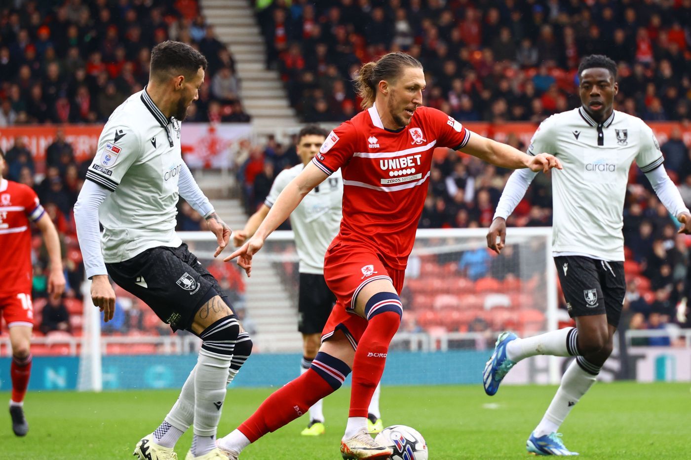 2024为何英超对抗如强烈还能打到90分钟 2024为何英超对抗如强烈还能打到90分钟