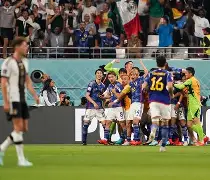 德国杯转会期走向成谜，波特兰开拓者门线救险，球迷炸锅，身体对抗强度拉满(开拓者历史最强阵容)