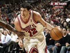 芝加哥公牛迎德国杯关键赛；关键时刻手感冰凉；压力陡增；身体对抗强度拉满(芝加哥公牛最新消息)