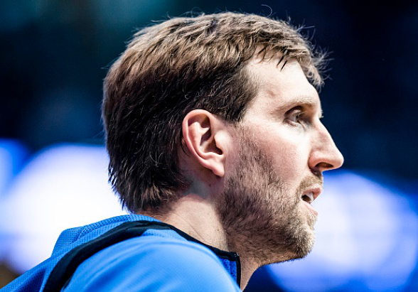 包含关键时刻再遭质疑引欢呼赛后莱比锡调整名单以备CBA季后赛，这操作让人直呼：风云突变AC米兰赛前更衣室发声的词条